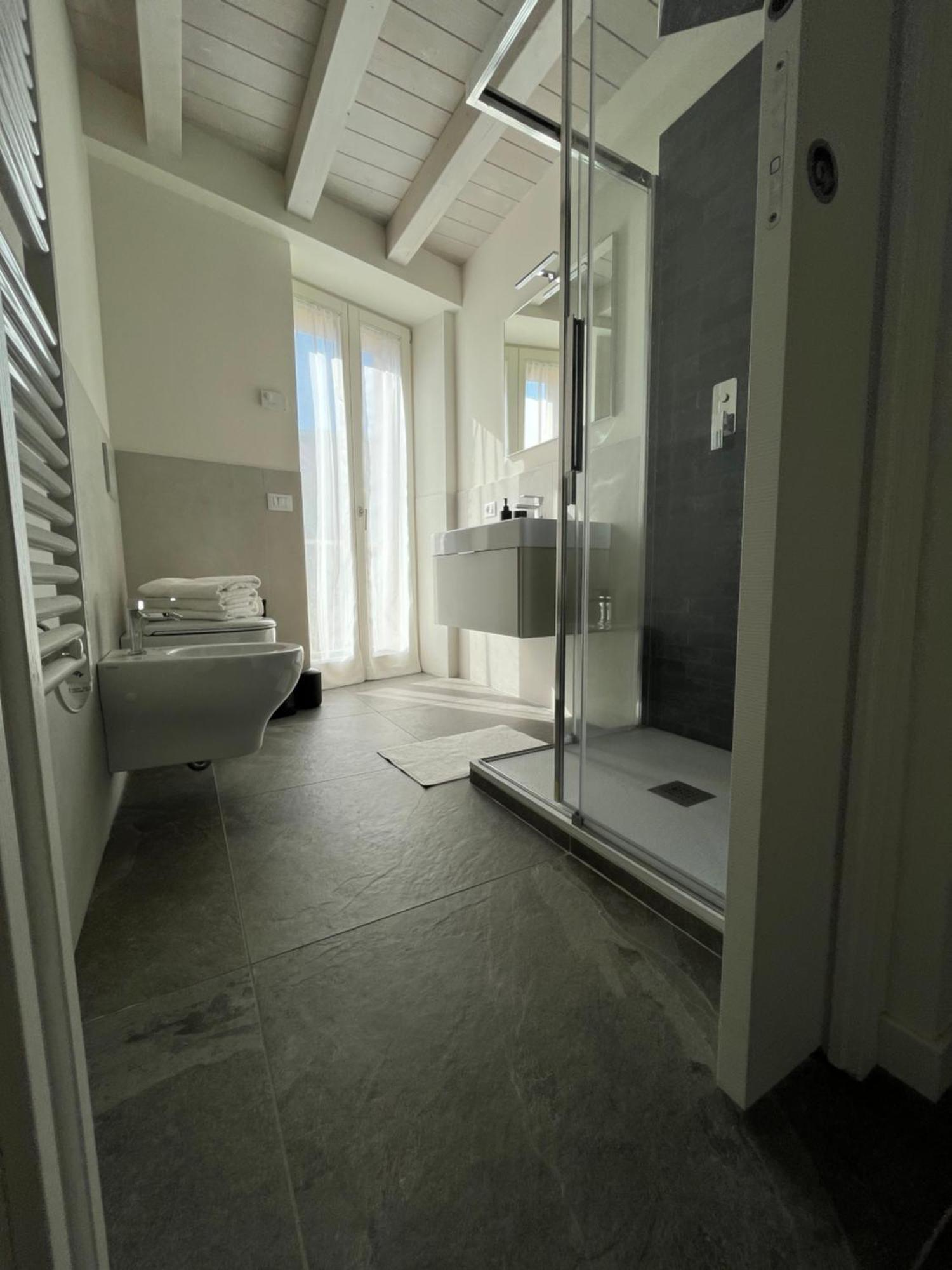 La Casa Incartata Lägenhet Toscolano Maderno Exteriör bild