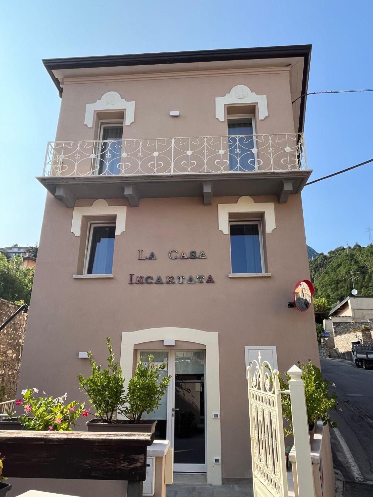 La Casa Incartata Lägenhet Toscolano Maderno Exteriör bild